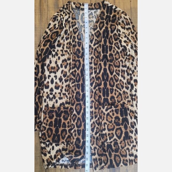 Animal Print Long Sleeved Button Cardigan with Pockets - Size Small - Picture 9 of 10